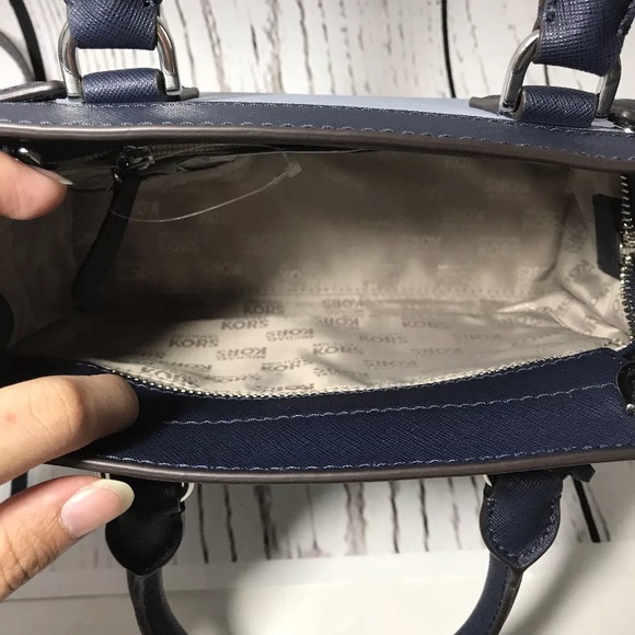 NWT Michael Kors Signature Small Dillon - Picture 5 of 8